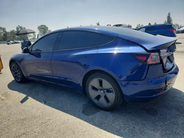 5YJ3E1EB4NF356877 2022 TESLA MODEL 3 - Image 2