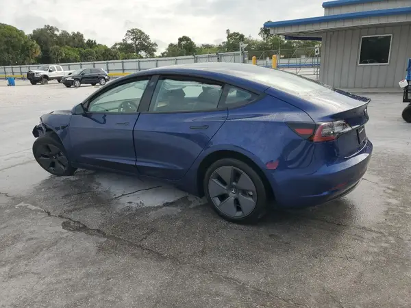 5YJ3E1EB4PF390885 2023 TESLA MODEL 3 - Image 2