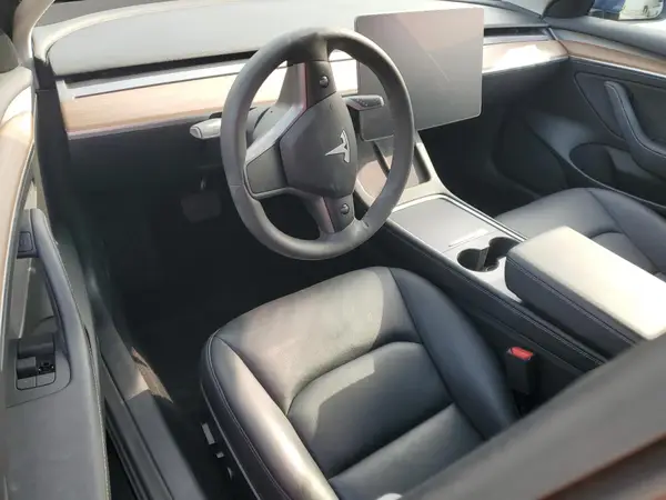 5YJ3E1EB4PF390885 2023 TESLA MODEL 3 - Image 8