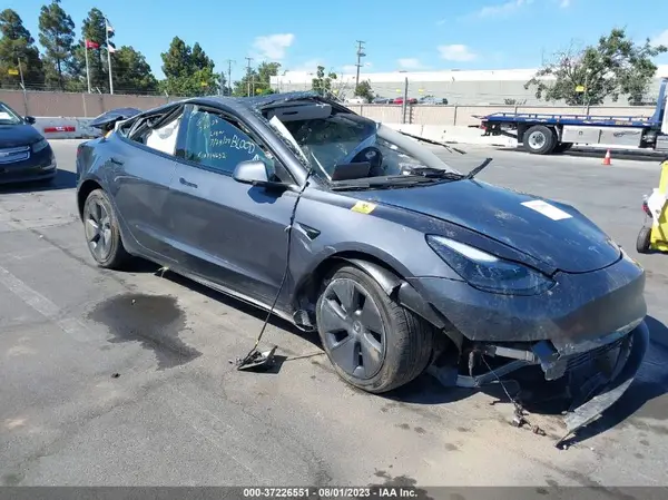 5YJ3E1EB4PF462538 2023 TESLA MODEL 3 - Image 1