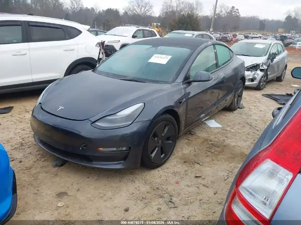 5YJ3E1EB4PF600921 2023 TESLA MODEL 3 - Image 2