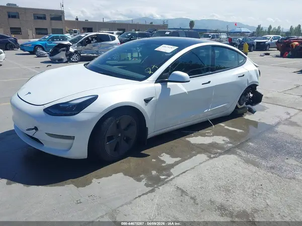 5YJ3E1EB4PF603379 2023 TESLA MODEL 3 - Image 2