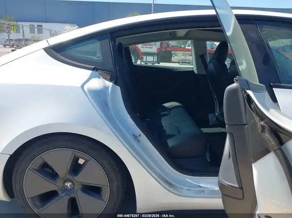 5YJ3E1EB4PF603379 2023 TESLA MODEL 3 - Image 8