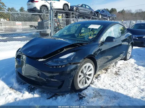 5YJ3E1EB4PF610462 2023 TESLA MODEL 3 - Image 2
