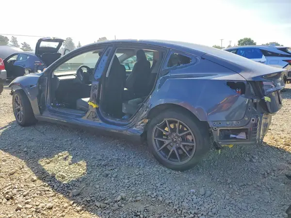 5YJ3E1EB4PF611692 2023 TESLA MODEL 3 - Image 2