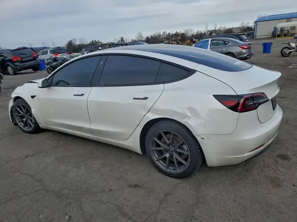 5YJ3E1EB4PF632221 2023 TESLA MODEL 3 - Image 2