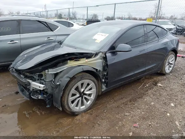 5YJ3E1EB4PF632347 2023 TESLA MODEL 3 - Image 2