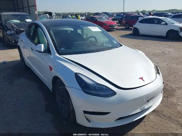 5YJ3E1EB4PF632512 2023 TESLA MODEL 3 - Image 1