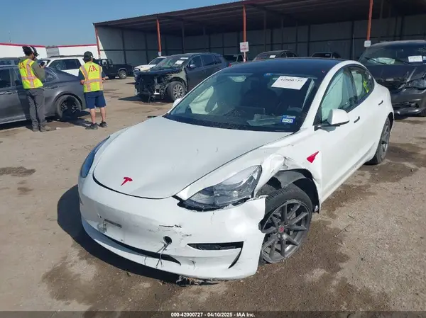 5YJ3E1EB4PF632512 2023 TESLA MODEL 3 - Image 2