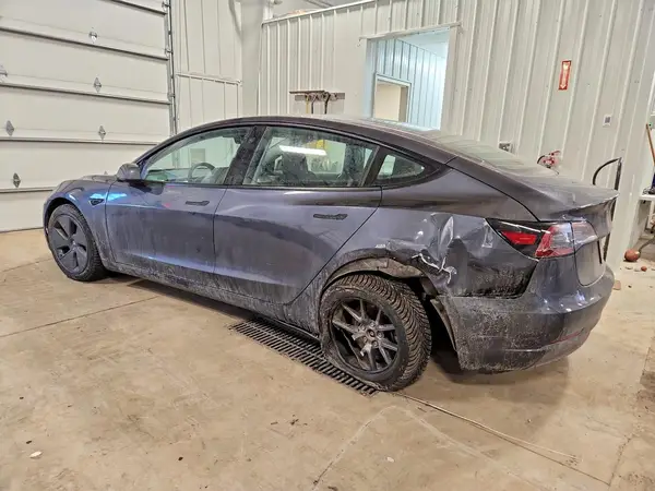 5YJ3E1EB4PF634616 2023 TESLA MODEL 3 - Image 2