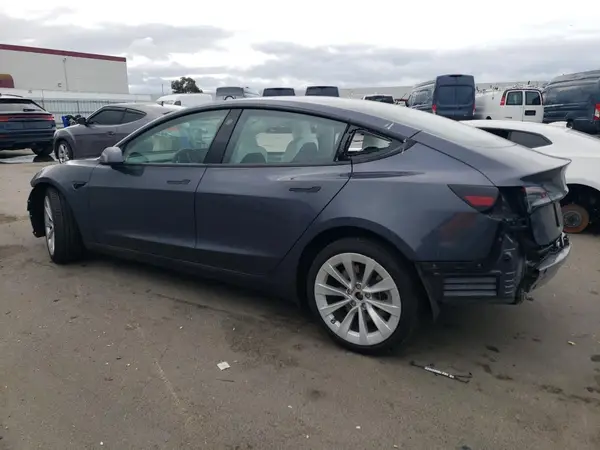 5YJ3E1EB4PF637130 2023 TESLA MODEL 3 - Image 2
