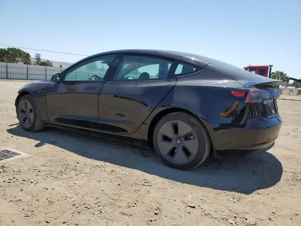 5YJ3E1EB4PF637645 2023 TESLA MODEL 3 - Image 2