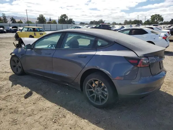 5YJ3E1EB4PF654719 2023 TESLA MODEL 3 - Image 2