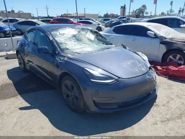 5YJ3E1EB4PF670970 2023 TESLA MODEL 3 - Image 1