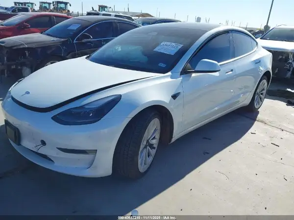 5YJ3E1EB4PF671259 2023 TESLA MODEL 3 - Image 2