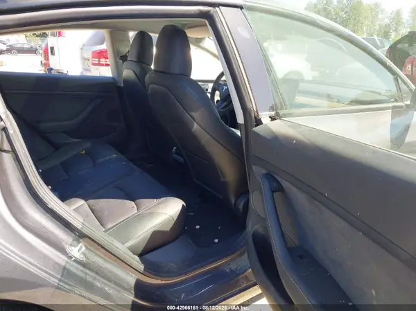 5YJ3E1EB4PF713185 2023 TESLA MODEL 3 - Image 8