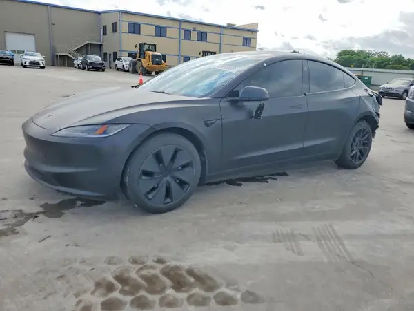 5YJ3E1EB4RF718227 2024 TESLA MODEL 3 - Image 1