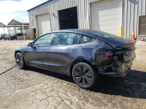 5YJ3E1EB4RF734931 2024 TESLA MODEL 3 - Image 2