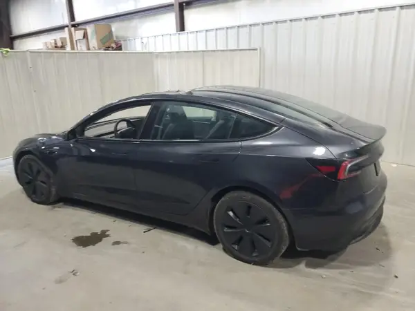 5YJ3E1EB4RF743564 2024 TESLA MODEL 3 - Image 2
