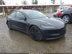 5YJ3E1EB4RF744696 2024 TESLA MODEL 3