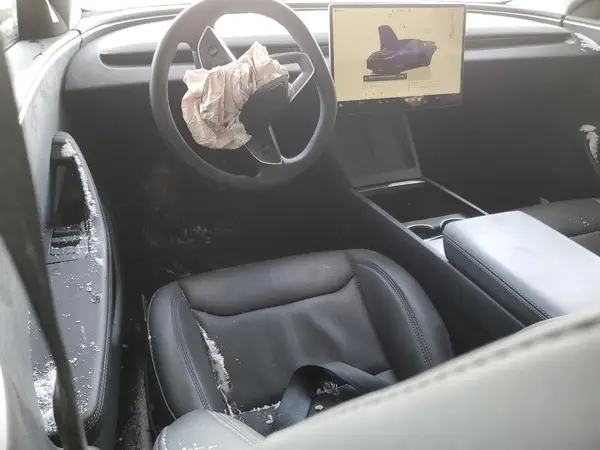 5YJ3E1EB4RF751163 2024 TESLA MODEL 3 - Image 8