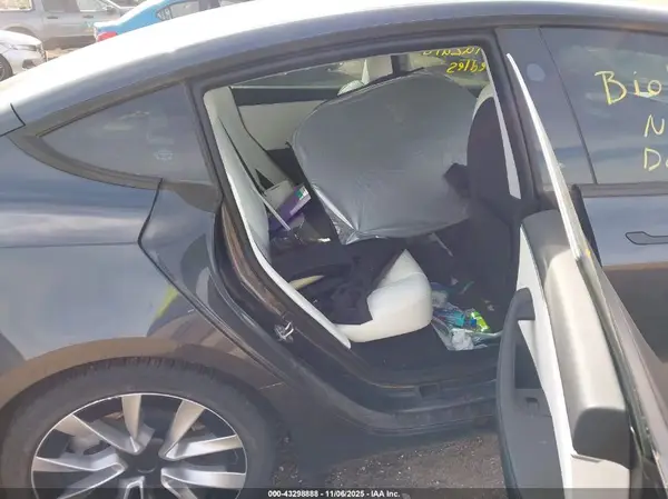 5YJ3E1EB4RF758808 2024 TESLA MODEL 3 - Image 8