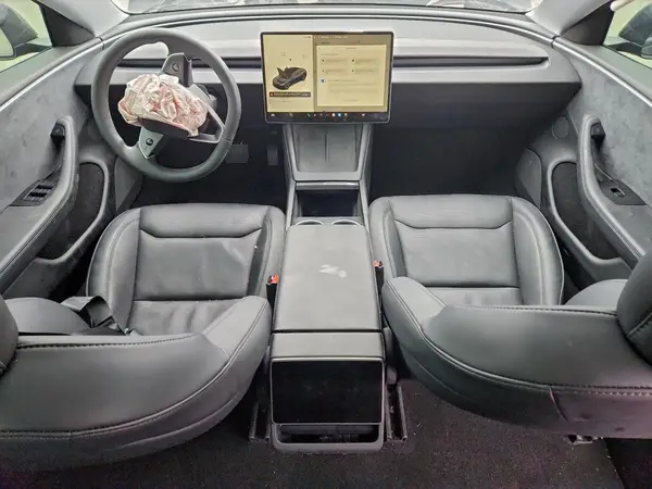 5YJ3E1EB4RF766777 2024 TESLA MODEL 3 - Image 8
