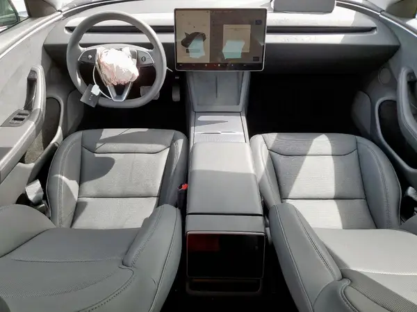 5YJ3E1EB4RF787208 2024 TESLA MODEL 3 - Image 8