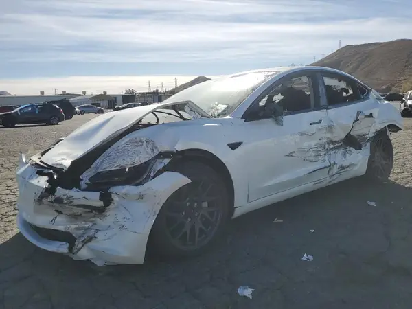 5YJ3E1EB4RF795194 2024 TESLA MODEL 3 - Image 1