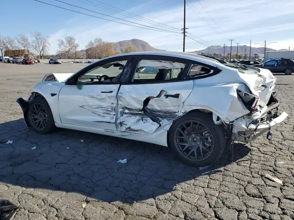 5YJ3E1EB4RF795194 2024 TESLA MODEL 3 - Image 2