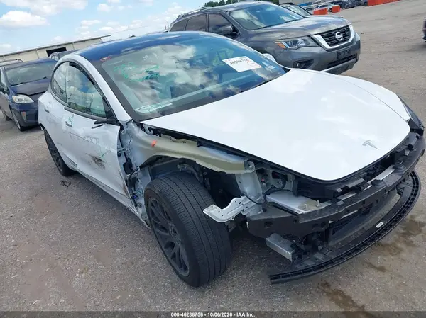 5YJ3E1EB4RF796006 2024 TESLA MODEL 3 - Image 1