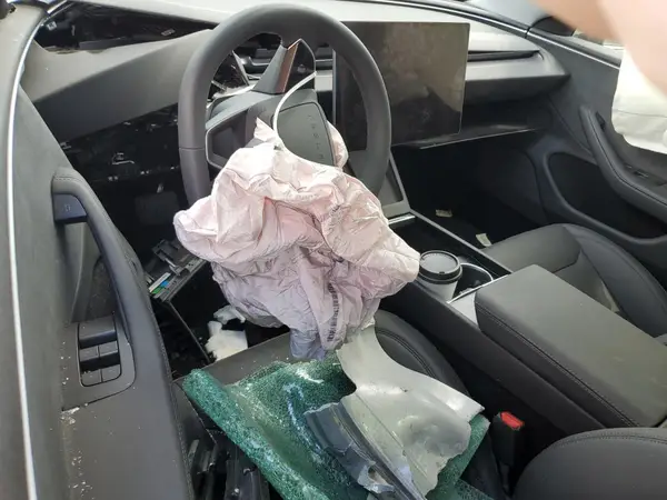 5YJ3E1EB4RF796104 2024 TESLA MODEL 3 - Image 8