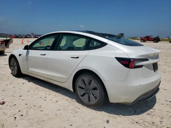 5YJ3E1EB4RF798337 2024 TESLA MODEL 3 - Image 2