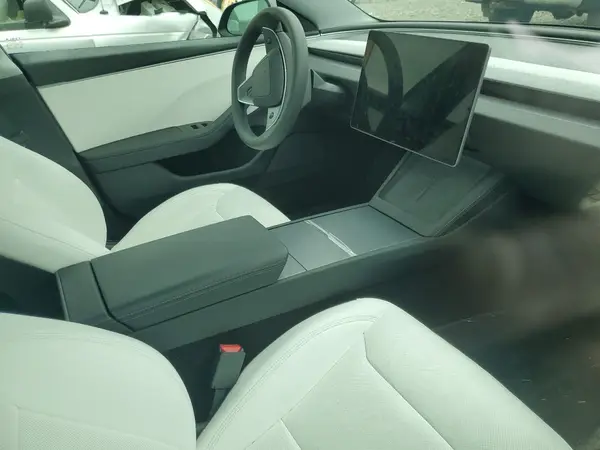 5YJ3E1EB4RF800202 2024 TESLA MODEL 3 - Image 8
