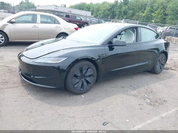 5YJ3E1EB4RF806601 2024 TESLA MODEL 3 - Image 2