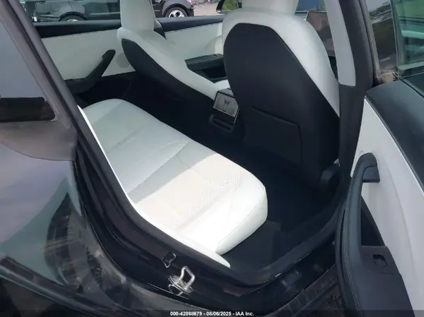 5YJ3E1EB4RF806601 2024 TESLA MODEL 3 - Image 8