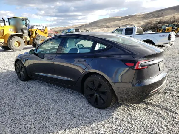 5YJ3E1EB4RF809143 2024 TESLA MODEL 3 - Image 2