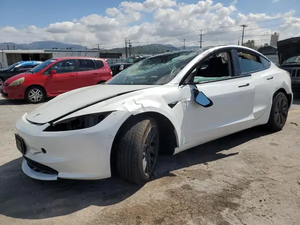 5YJ3E1EB4RF811734 2024 TESLA MODEL 3 - Image 1