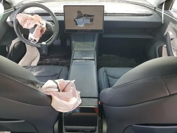 5YJ3E1EB4RF811734 2024 TESLA MODEL 3 - Image 8