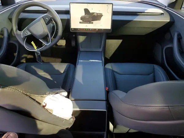 5YJ3E1EB4RF813628 2024 TESLA MODEL 3 - Image 8