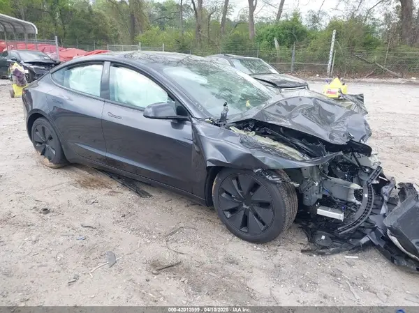 5YJ3E1EB4RF864093 2024 TESLA MODEL 3 - Image 1