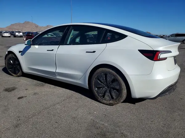 5YJ3E1EB4SF003485 2025 TESLA MODEL 3 - Image 2