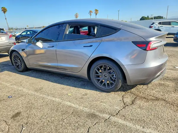 5YJ3E1EB4SF011022 2025 TESLA MODEL 3 - Image 2