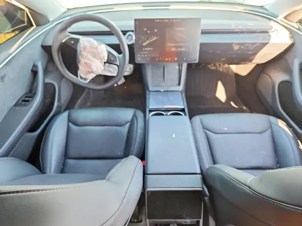 5YJ3E1EB4SF011022 2025 TESLA MODEL 3 - Image 8