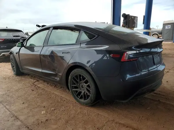 5YJ3E1EB4SF015734 2025 TESLA MODEL 3 - Image 2