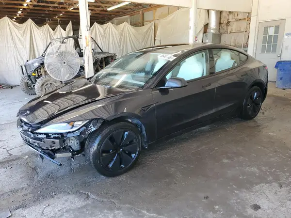 5YJ3E1EB4SF016589 2025 TESLA MODEL 3 - Image 1