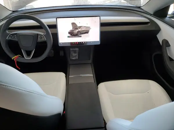 5YJ3E1EB4SF016589 2025 TESLA MODEL 3 - Image 8