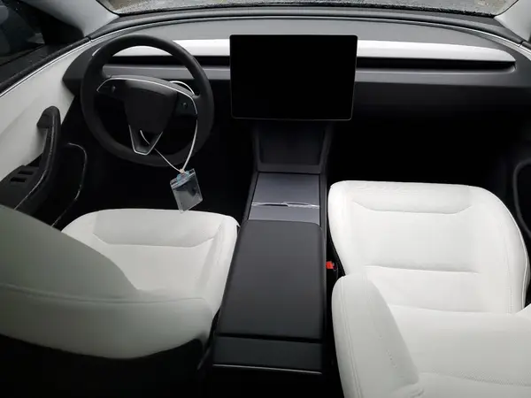 5YJ3E1EB4SF082141 2025 TESLA MODEL 3 - Image 8