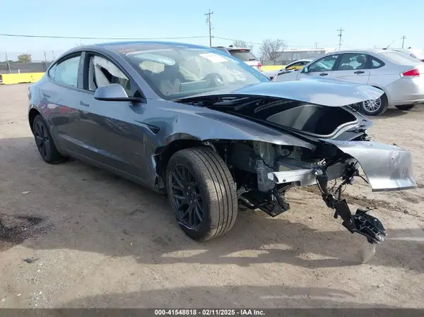 5YJ3E1EB4SF873799 2025 TESLA MODEL 3 - Image 1