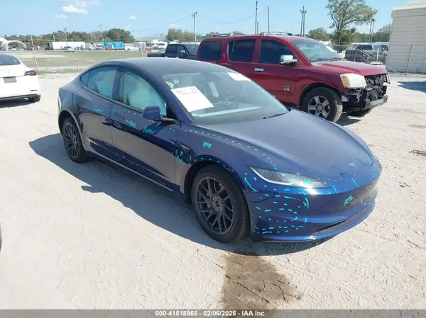 5YJ3E1EB4SF876945 2025 TESLA MODEL 3 - Image 1